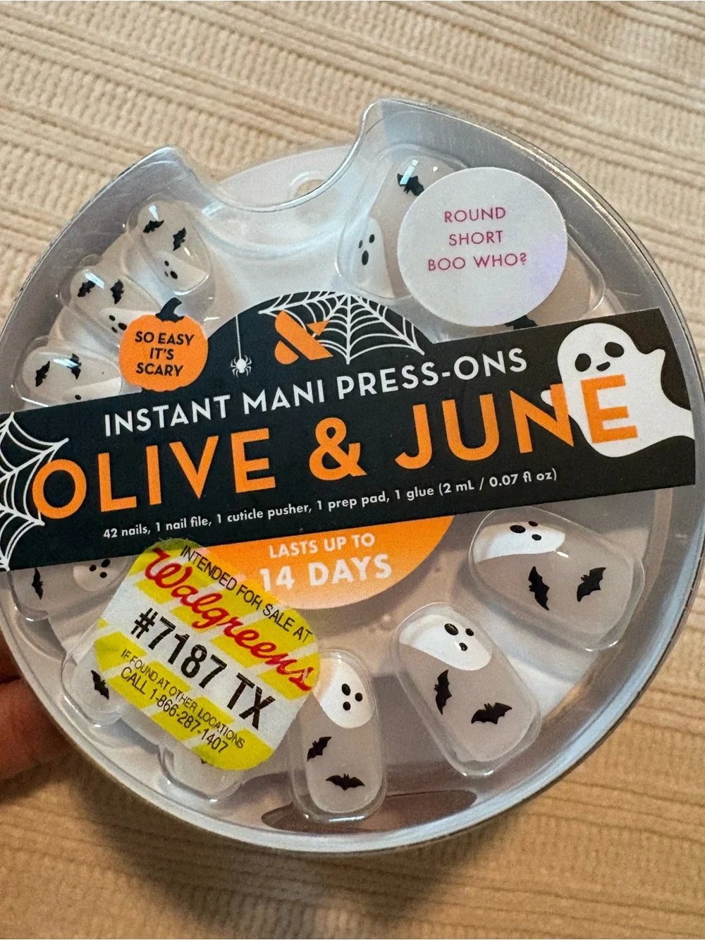 Olive & June White Ghost Instant Mani Press-Ons Boo Who Halloween Round Short